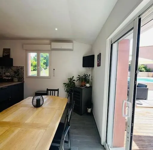 Charmante Avec Piscine Villa