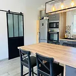 Charmante Avec Piscine Villa *