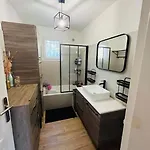 Charmante Avec Piscine Villa