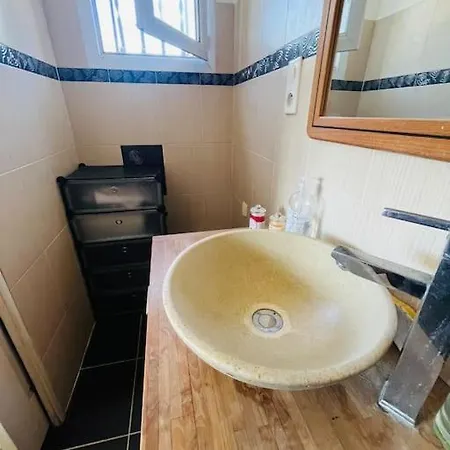 Charmante Avec Piscine ヴィラ